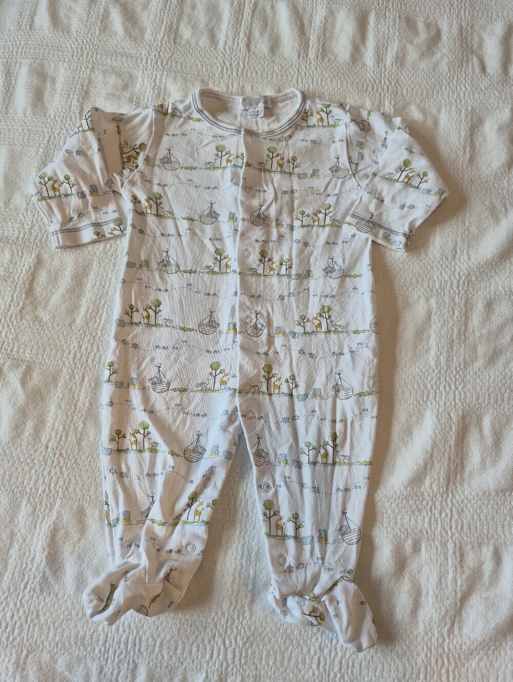 Kissy Kissy boys 6-9 months white footie sleeper giraffe & boat design VGUC